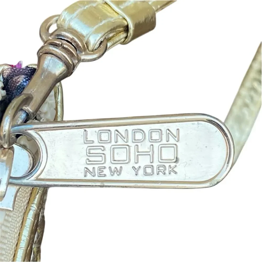 London SOHO New York Gold Metalic Quilted Wristlet/Clutch/Bag Fits a phone EUC